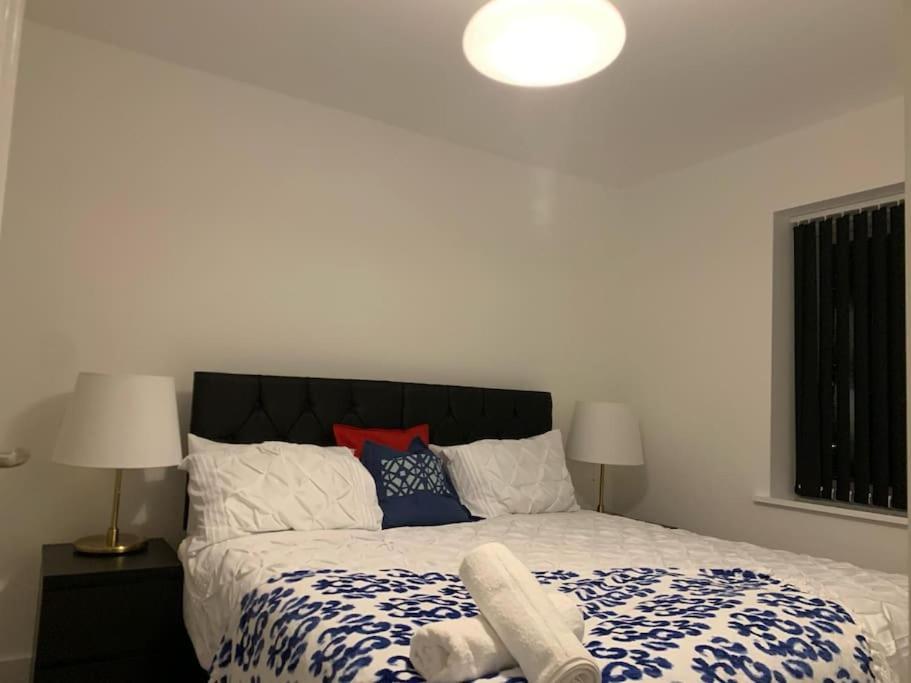 Brand New Entire 4 Bed House Multiple Free Parking Early Check-In Late Check- Out Allowed South Ockendon Экстерьер фото